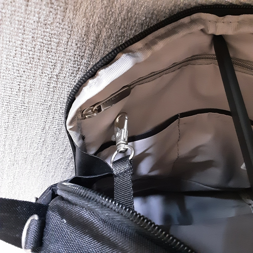 Travelon Black Anti-Theft Classic Crossbody Bag - Picture 11 of 13
